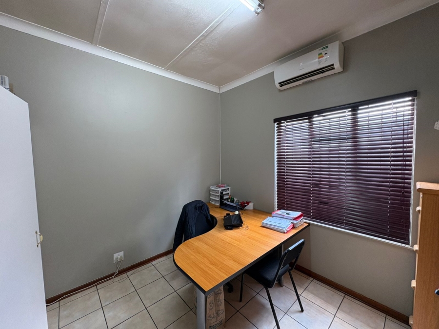 6 Bedroom Property for Sale in Bodorp North West